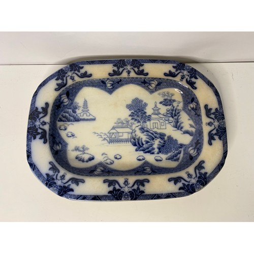 563 - 3 x Victorian Meat Plates from Spode, Masons and Canton