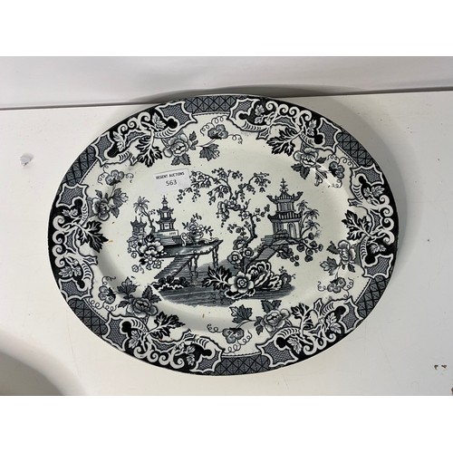 563 - 3 x Victorian Meat Plates from Spode, Masons and Canton