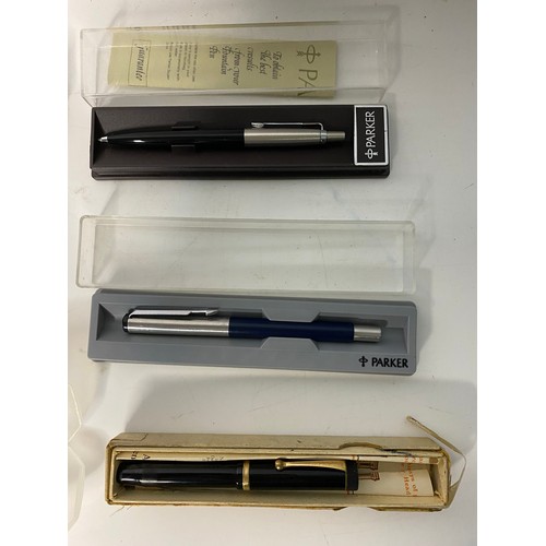 115 - Selection of vintage pens and pencils, makes include Scheaffer, Pierre Cardin, Parker Duofold jr and... 