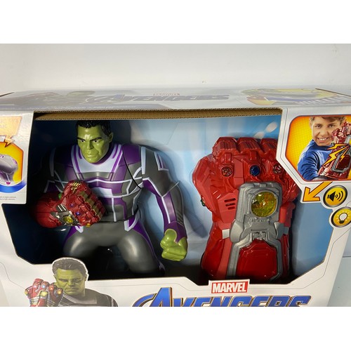 133 - Marvel Avengers Hulk with Gauntlet and Figure, boxed as new.