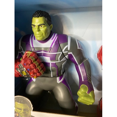 133 - Marvel Avengers Hulk with Gauntlet and Figure, boxed as new.