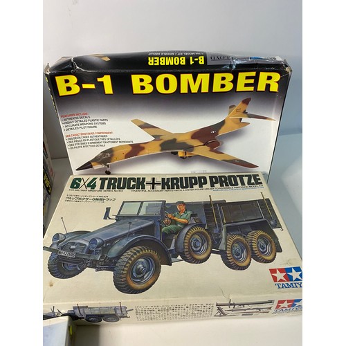 147 - Selection of assorted model trucks and planes.