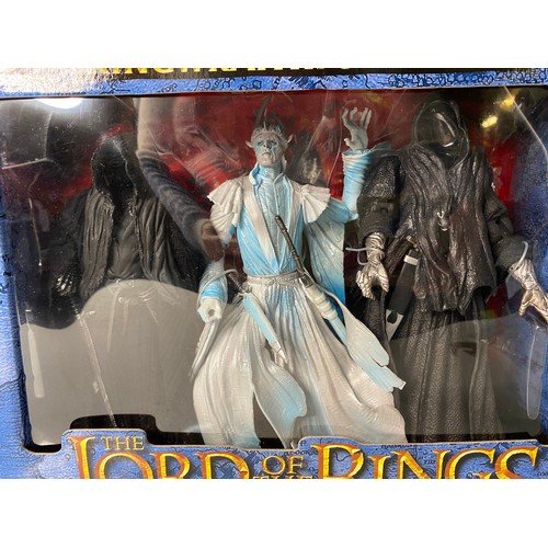 260 - Toy Biz The Lord of the Rings The Return of the King Ringwraith gift set of Savron's Evil Warriors, ... 