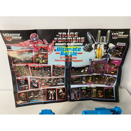 257 - Vintage Transformers Generation 1Ultra Magnus Heroic Autobot with instruction booklet and contains 2... 