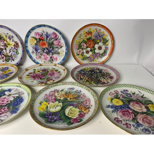 129 - Selection of 10 x decorative plates depicting the flowers of America.