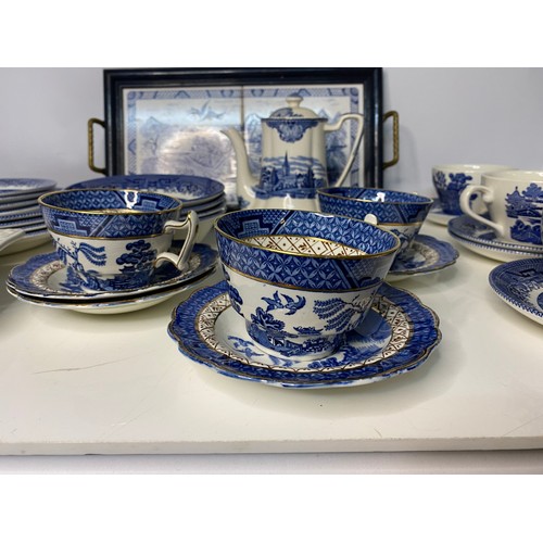 288 - Selection of Blue and White dinnerware and china.