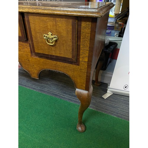 356 - Oak lowboy with Mahogany crossbanding on cabriole legs measuring 105 x 62 x 68 cms tall