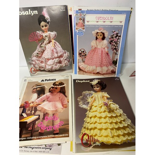 68 - 5 x vintage dolls and large collection of dolls knitting patterns.