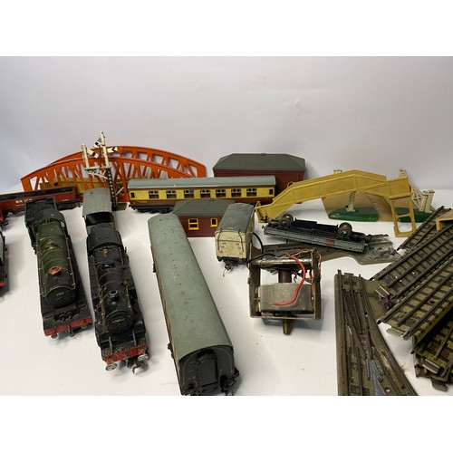 71 - Selection of model railway engines, carriages, buildings and track from Hornby and Triang .