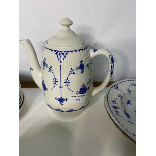 304 - Selection of vintage Blue and White pottery from Mason's and Furnival's Ltd of Denmark.