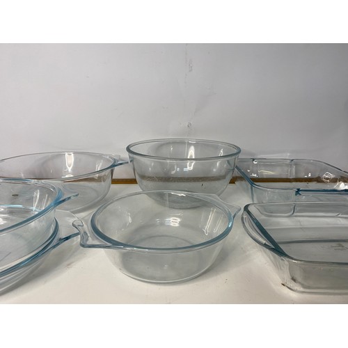 310 - 7 Pyrex clear glass ovenware dishes