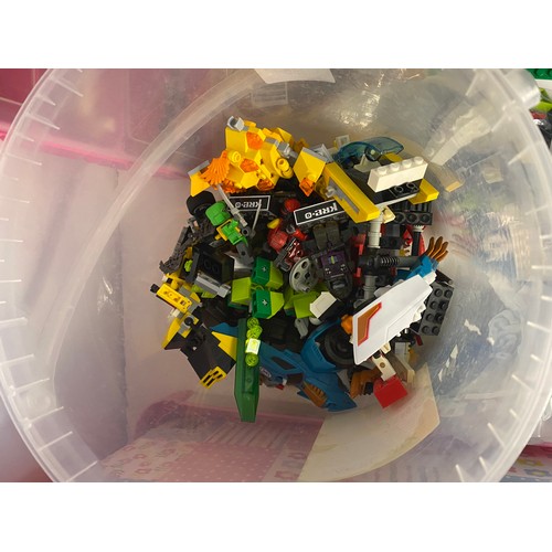 350 - Selection of lego