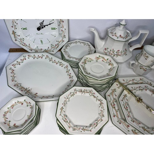 190 - Selection of 52 pieces of Johnson Bros Eternal Beau dinnerware.