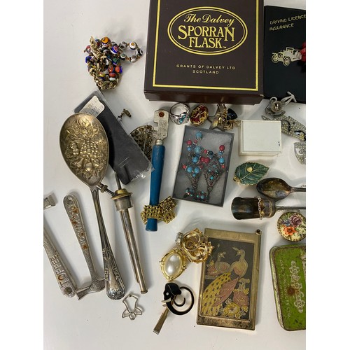 371 - Shoebox of vintage costume jewellery, curios etc