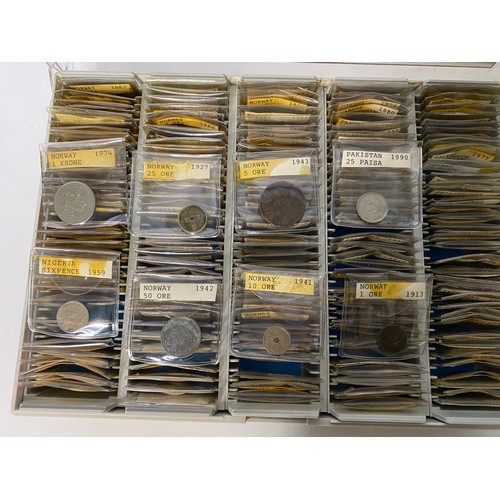 433 - A case of over 150 collectable coins from Norway, Palestine, Oman, Poland, Panama, Philippines