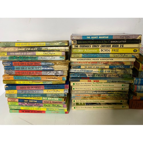 442 - Selection of Childrens books including Enid Blyton paperbacks, Diana annuals, Beano and Judy annuals... 