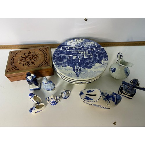 453 - Collection of Delft blue plates and pottery