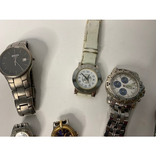 44 - Assortment of watches