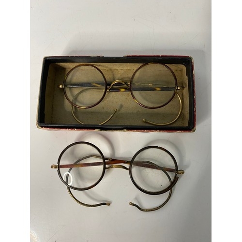 91 - Selection of Victorian/Edwardian spectacles, 2 in tortoiseshell.