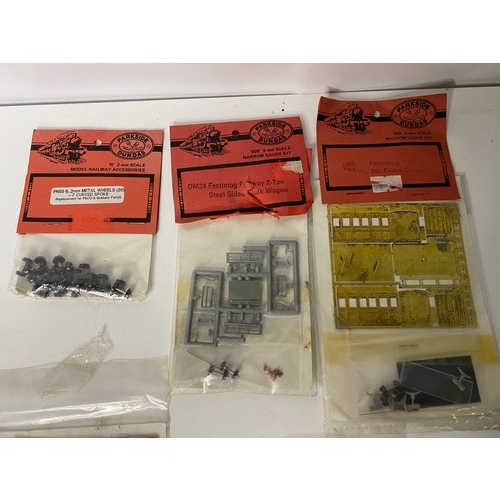 100 - Collection of model railway kits to build by Dant Castings and Parkside Dundas