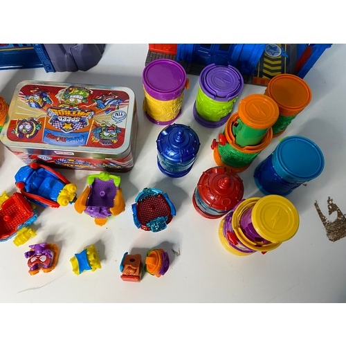 222 - Heroes Headquarters and Police set with assorted accessories