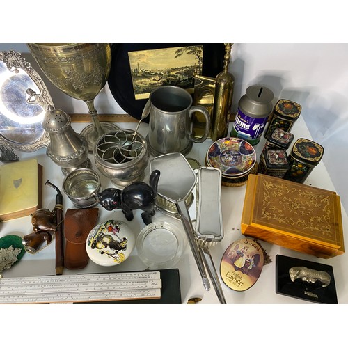 617 - Box of assorted metalware, vintage cutlery and curios