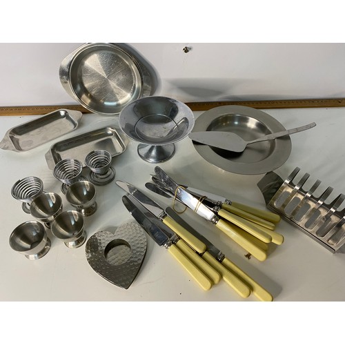 658 - Selection of vintage stainless steel kitchenalia