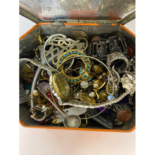 671 - Selection of costume jewellery including watches, earrings etc