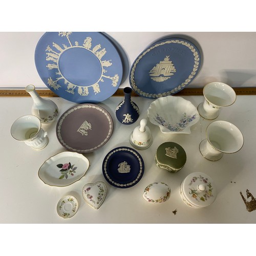 698 - Collection of Wedgwood and Jasperware