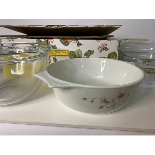 715 - Assortment of mid century Pyrex dishes