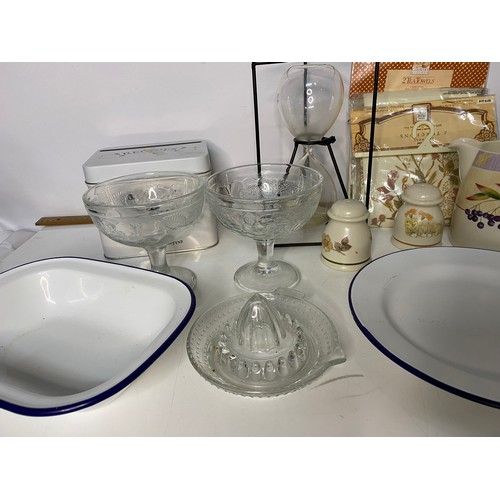 722 - Various pieces of retro kitchenalia including enamelware, sundae dishes and M&S Harvestware.