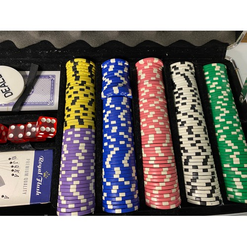 746 - Poker set in aluminium carry case.