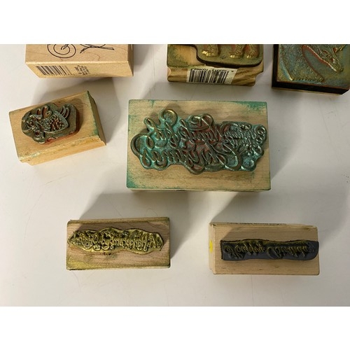 726 - Assorted vintage wooden printing blocks.