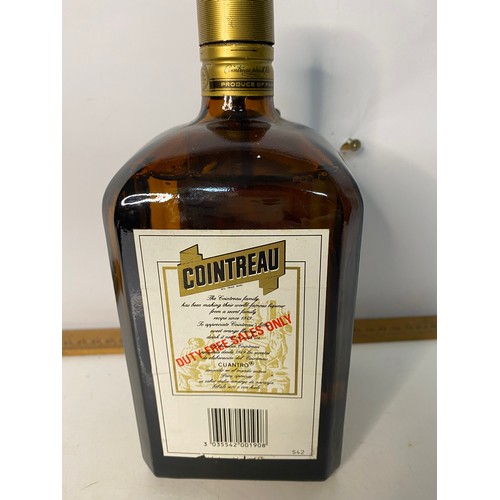 512 - 1 litre bottle of Cointreau