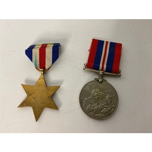 514 - Original full size World War 2 medals - The France and Germany Star and the 1939-1945 medal