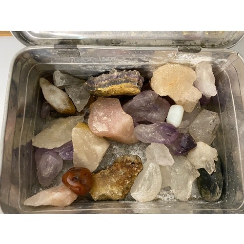 536 - Selection of Rocks, Fossils and minerals.