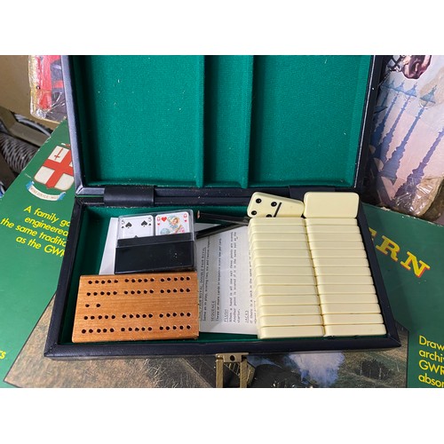 502 - Selection of vintage games and board games including Business Game, The London Game, Cribbage, Domin... 