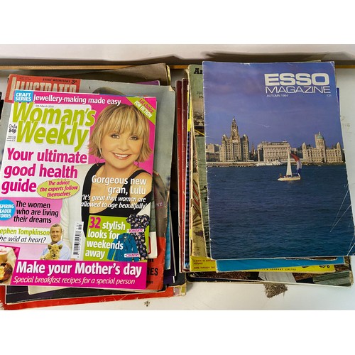 96 - Large collection of vintage magazines.