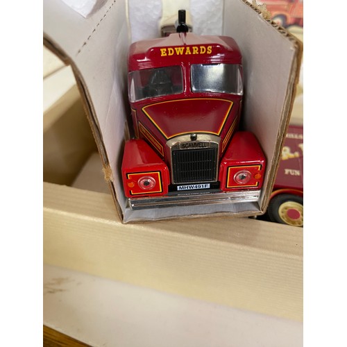 742 - Collection of die cast collectables including Corgi 97920, 97050, limited edition Routemasters in Ex... 