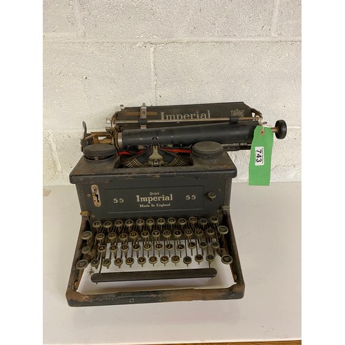 743 - Vintage Imperial typewriter