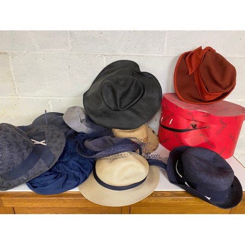 748 - Large collection of vintage hats in hat box.