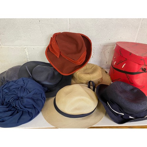 748 - Large collection of vintage hats in hat box.