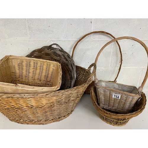 754 - Collection of wicker baskets