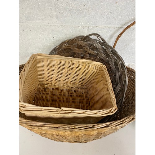 754 - Collection of wicker baskets