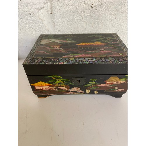 772 - Collection of metal and wooden jewellery boxes