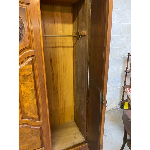 790 - Late Victorian decorative triple wardrobe 5ft wide with 2 mirrors