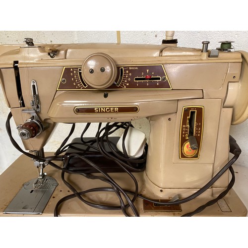 808 - Vintage Singer 401 G sewing machine