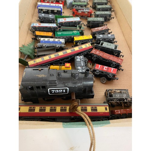 816 - Collection of trains and carriages by LFC model