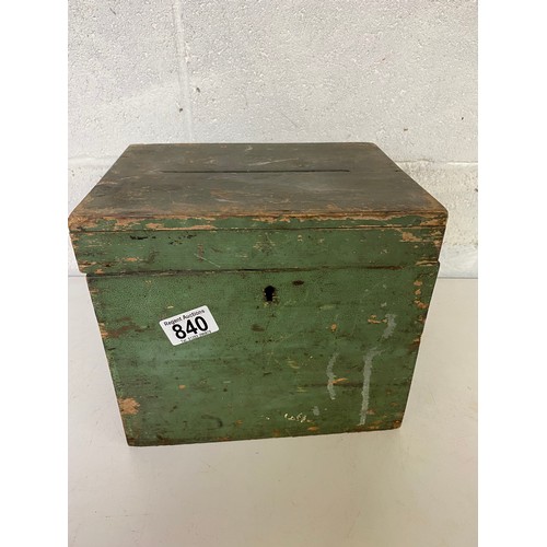 840 - Vintage brass RM Heathware oil burner in wooden box