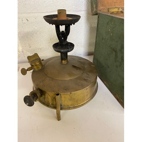 840 - Vintage brass RM Heathware oil burner in wooden box